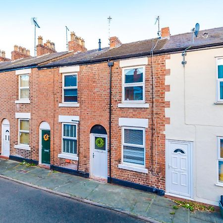 New! Spacious 2-Bed Home In Chester City-Centre By 53 Degrees Property, Ideal For Couples & Small Groups, Great Location - Sleeps 5 Luaran gambar