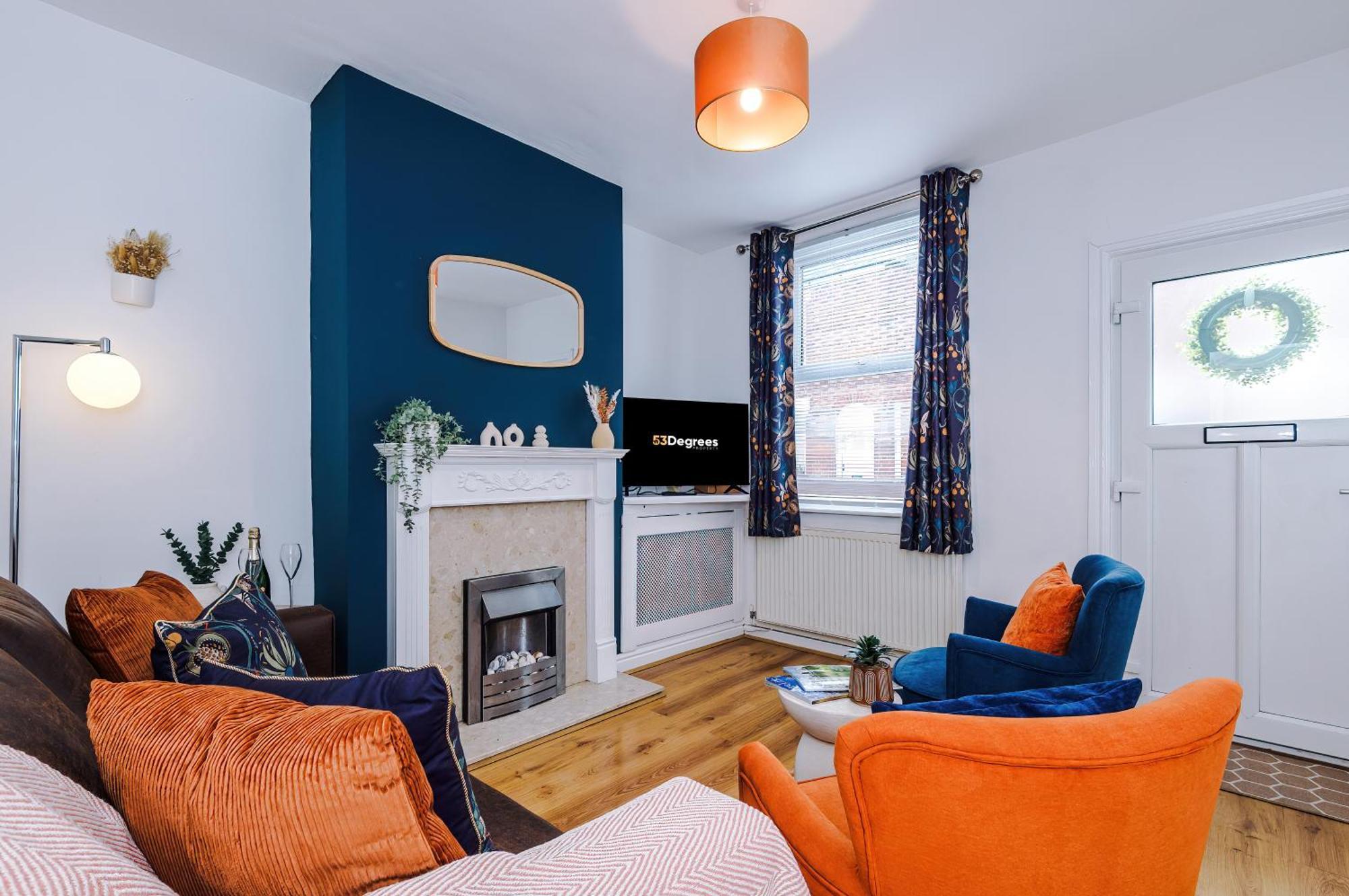 New! Spacious 2-Bed Home In Chester City-Centre By 53 Degrees Property, Ideal For Couples & Small Groups, Great Location - Sleeps 5 Luaran gambar