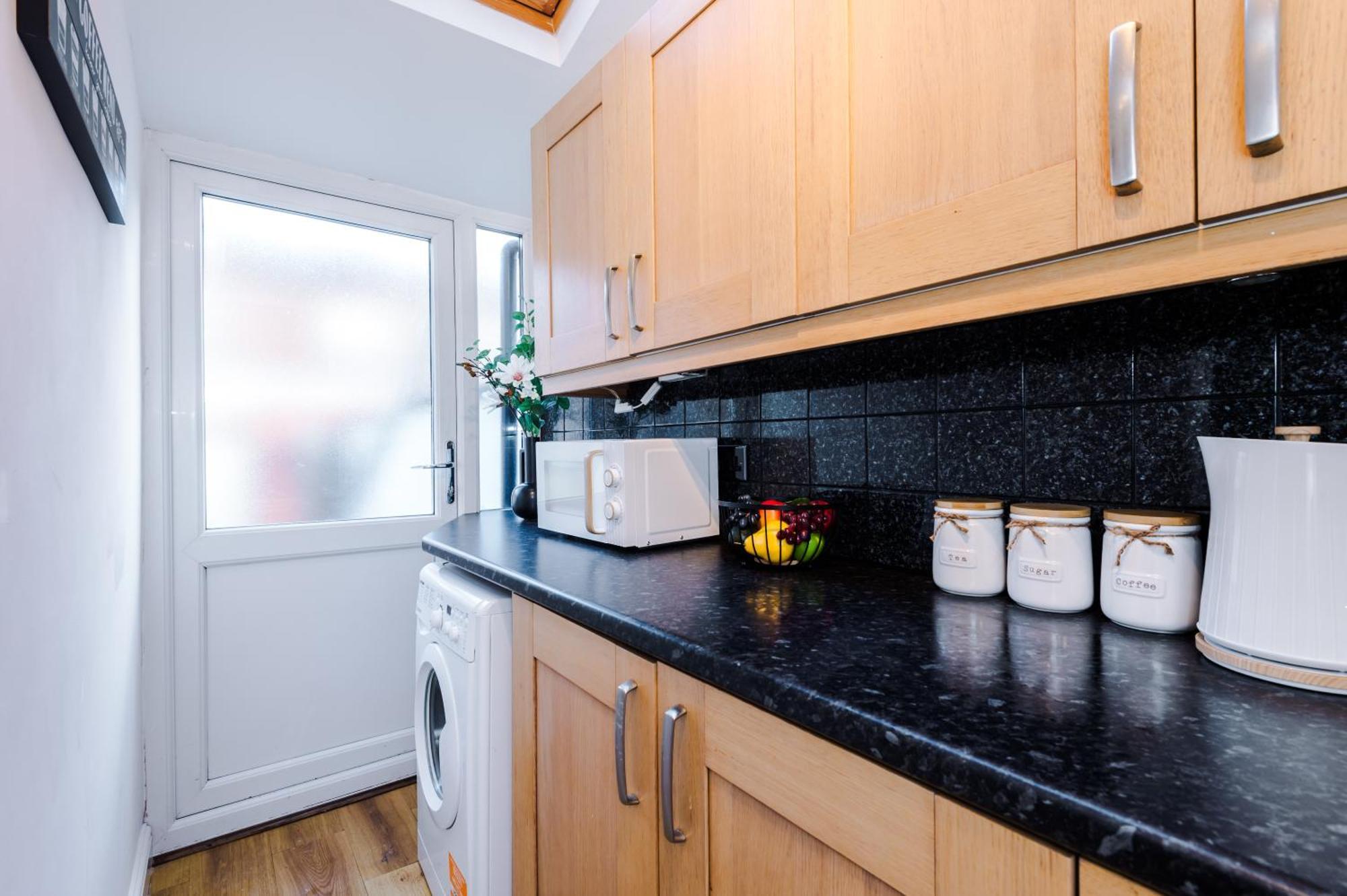 New! Spacious 2-Bed Home In Chester City-Centre By 53 Degrees Property, Ideal For Couples & Small Groups, Great Location - Sleeps 5 Luaran gambar